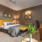 Zamek Sarny - Schloss Scharfeneck Hotel *