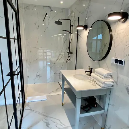 ホテル Zamek Sarny - Schloss Scharfeneck クウォツコ