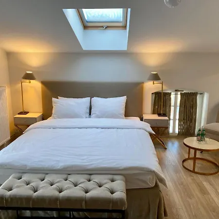 Hotel Zamek Sarny - Schloss Scharfeneck Kłodzko