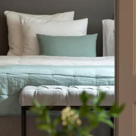 Zamek Sarny - Schloss Scharfeneck *