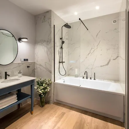 ホテル Zamek Sarny - Schloss Scharfeneck