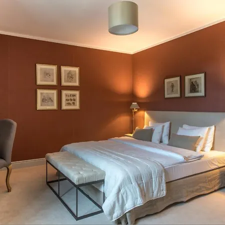 Hotel Zamek Sarny - Schloss Scharfeneck Kłodzko