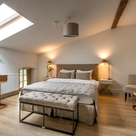 ホテル Zamek Sarny - Schloss Scharfeneck クウォツコ