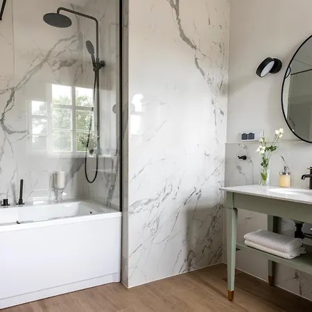 Zamek Sarny - Schloss Scharfeneck * Kłodzko