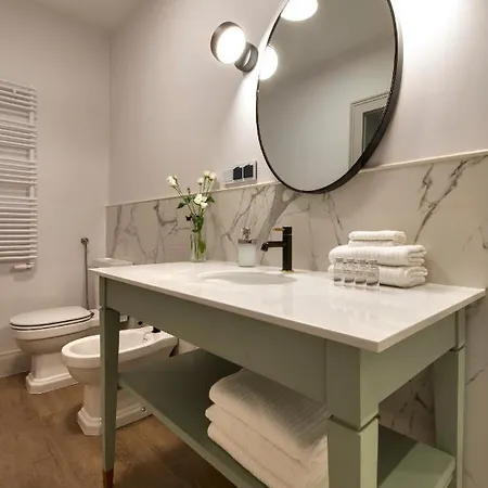 Zamek Sarny - Schloss Scharfeneck *