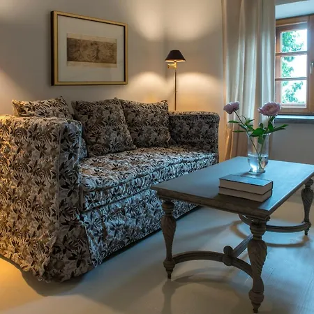 Zamek Sarny - Schloss Scharfeneck