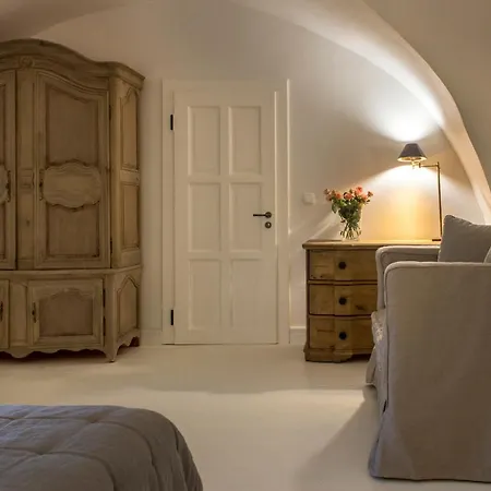 Zamek Sarny - Schloss Scharfeneck クウォツコ