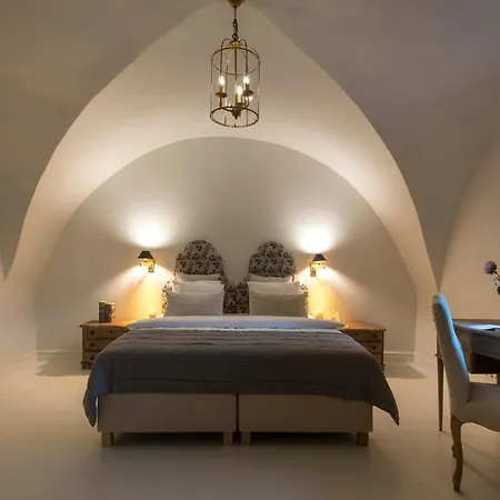 Zamek Sarny - Schloss Scharfeneck クウォツコ