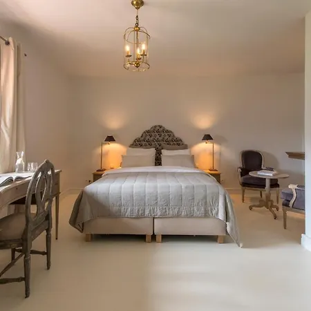 Zamek Sarny - Schloss Scharfeneck