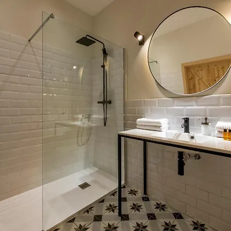 Zamek Sarny - Schloss Scharfeneck