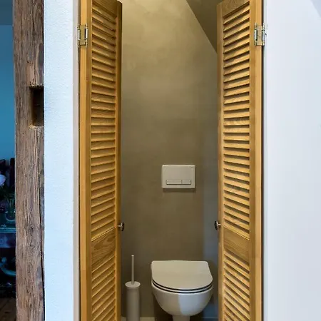 Zamek Sarny - Schloss Scharfeneck ホテル *