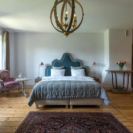 Zamek Sarny - Schloss Scharfeneck Hotel