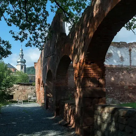 호텔 Zamek Sarny - Schloss Scharfeneck *