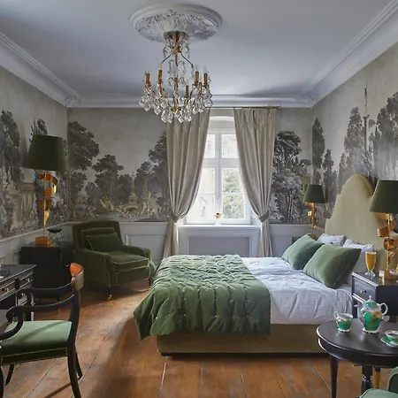 Hotel Zamek Sarny - Schloss Scharfeneck *