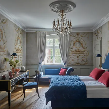 Hotel Zamek Sarny - Schloss Scharfeneck