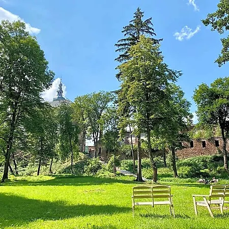 Szálloda Zamek Sarny - Schloss Scharfeneck *