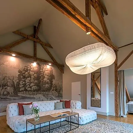 Zamek Sarny - Schloss Scharfeneck Kladsko