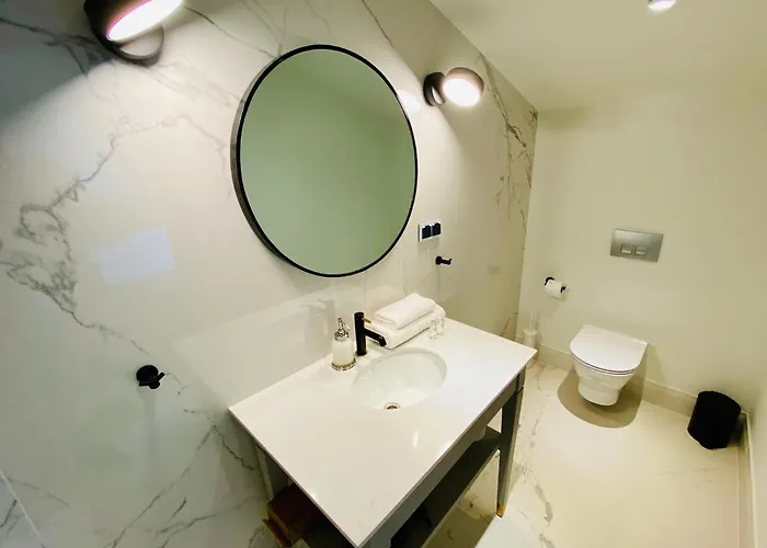 Zamek Sarny - Schloss Scharfeneck * Kłodzko