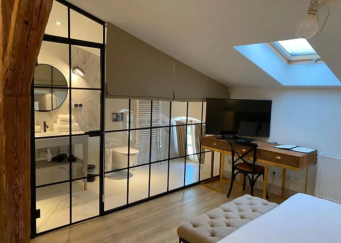 Zamek Sarny - Schloss Scharfeneck * Kłodzko