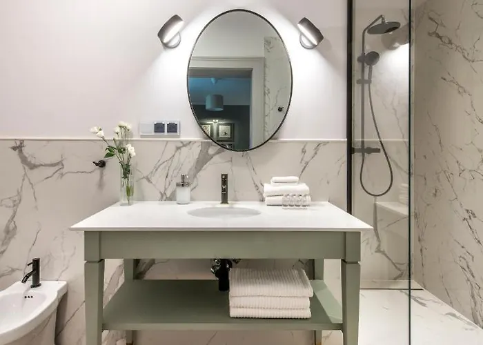 Hotel Zamek Sarny - Schloss Scharfeneck Kłodzko