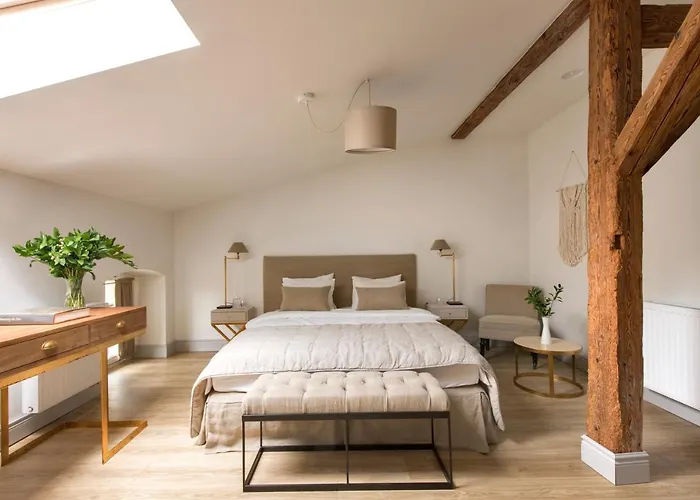 Zamek Sarny - Schloss Scharfeneck