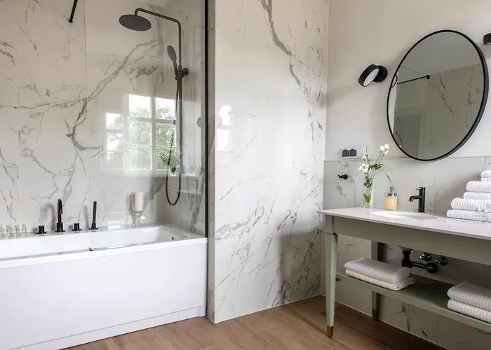 Zamek Sarny - Schloss Scharfeneck * Kłodzko