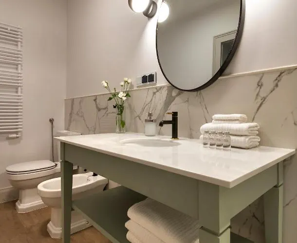 Zamek Sarny - Schloss Scharfeneck *