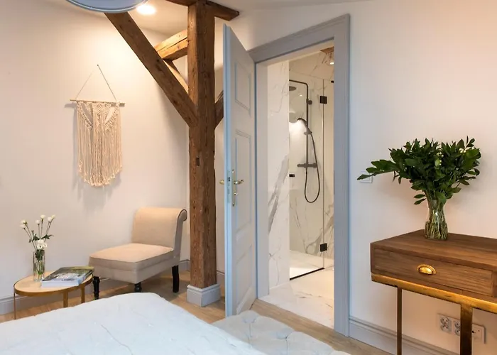 Zamek Sarny - Schloss Scharfeneck Hotel