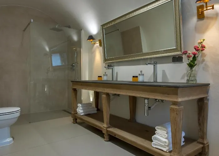 Zamek Sarny - Schloss Scharfeneck