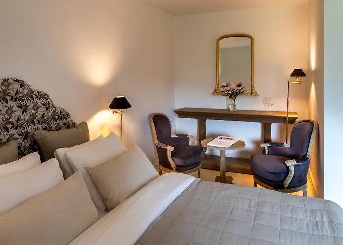 Hotel Zamek Sarny - Schloss Scharfeneck Kłodzko