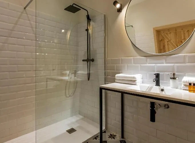 Zamek Sarny - Schloss Scharfeneck