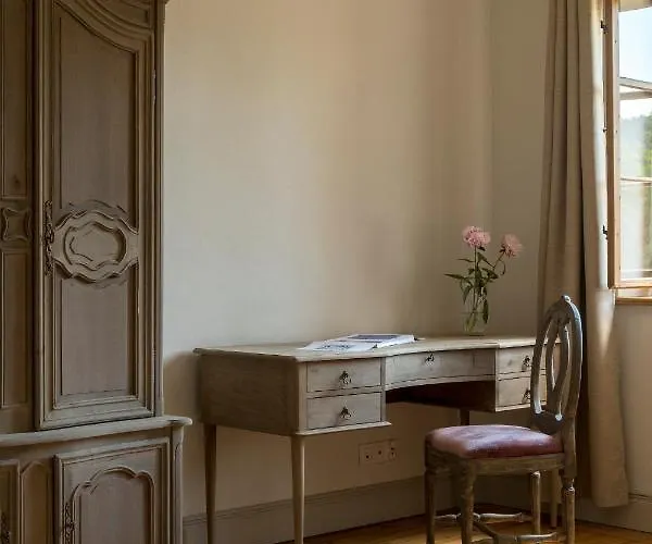 Zamek Sarny - Schloss Scharfeneck Hotel