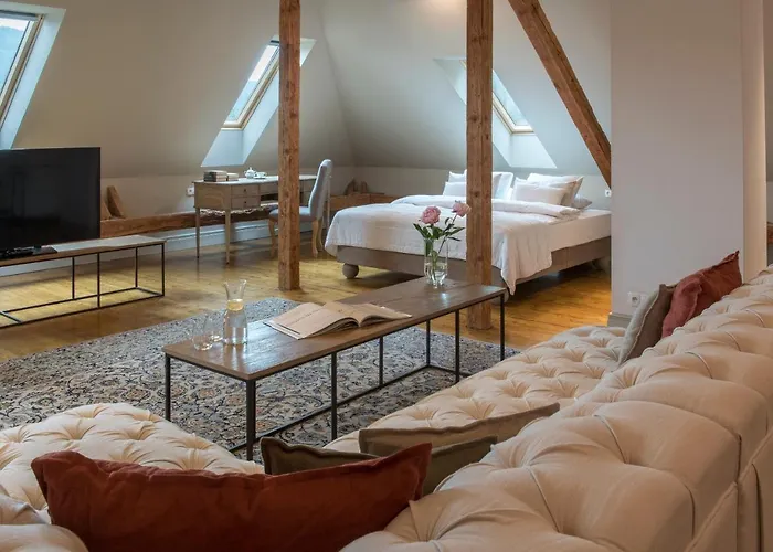 Hotel Zamek Sarny - Schloss Scharfeneck