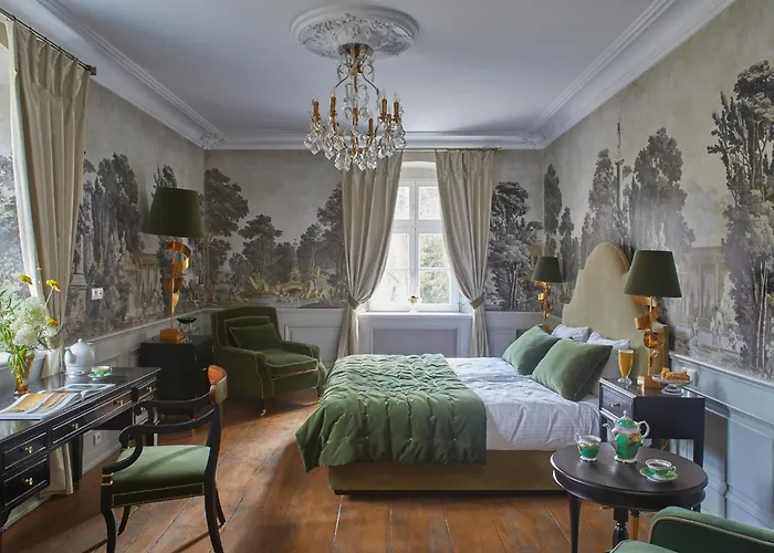 Hotel Zamek Sarny - Schloss Scharfeneck *