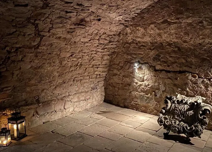 Zamek Sarny - Schloss Scharfeneck Hotel Kłodzko