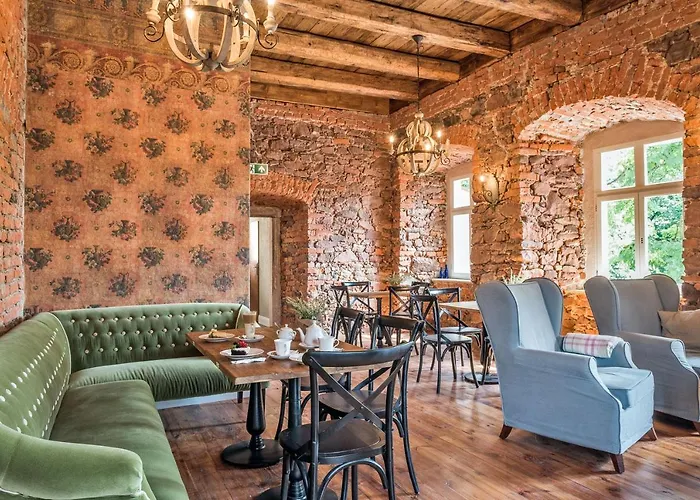 Hotel Zamek Sarny - Schloss Scharfeneck